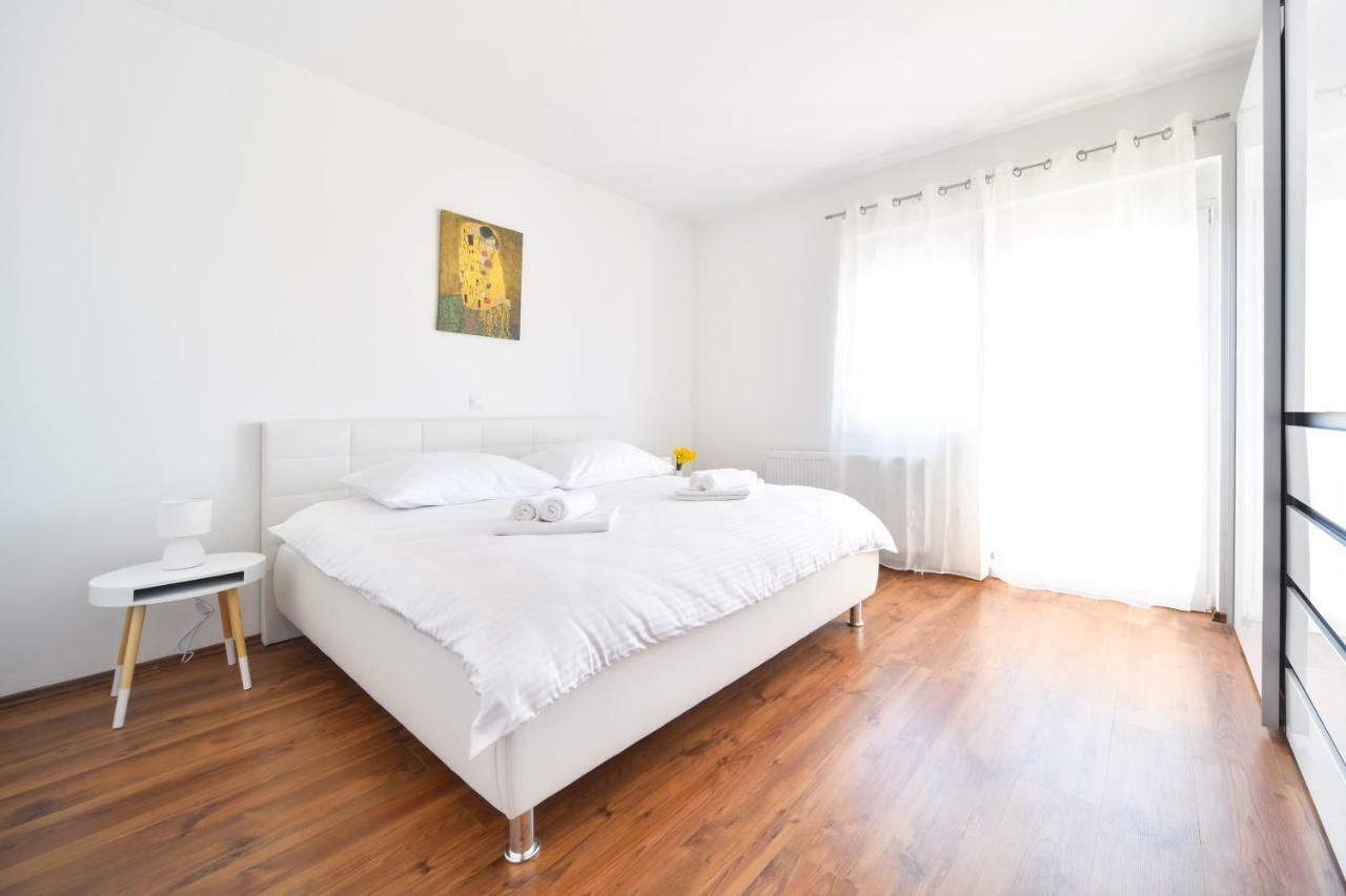 Apartman Space Ражанац Екстер'єр фото